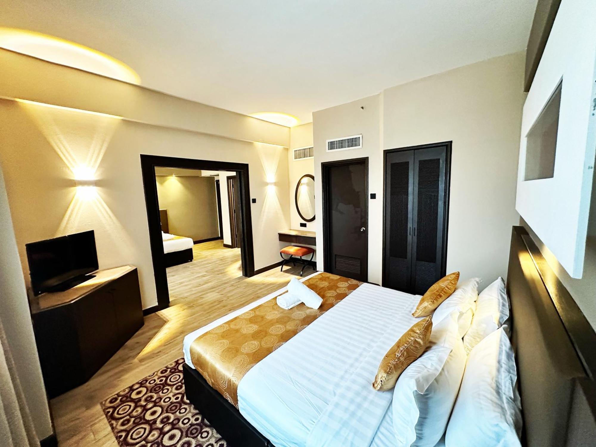Regalpark Hotel Kuala Lumpur Esterno foto