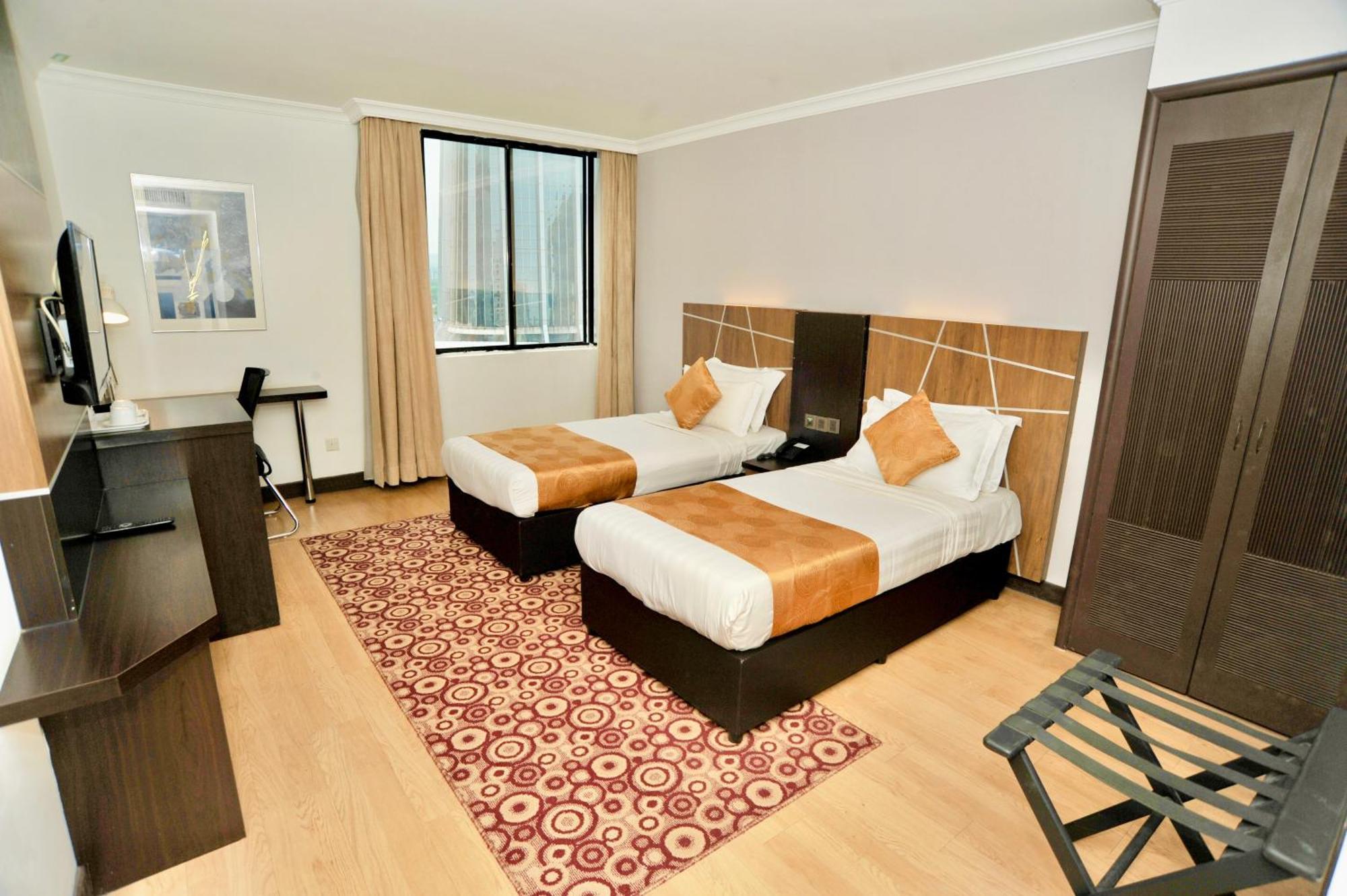 Regalpark Hotel Kuala Lumpur Esterno foto
