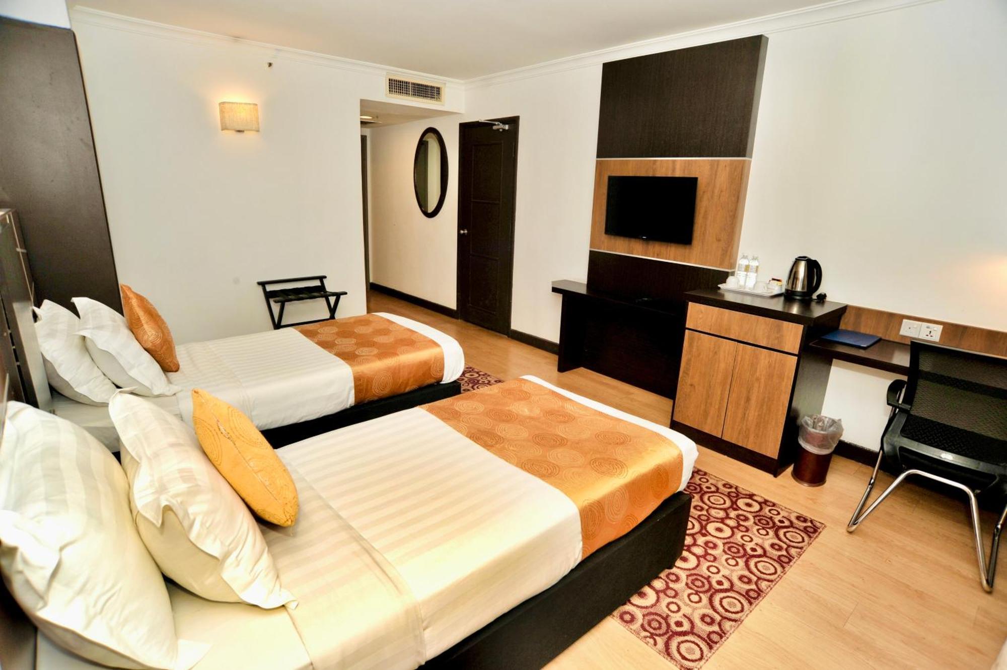Regalpark Hotel Kuala Lumpur Esterno foto