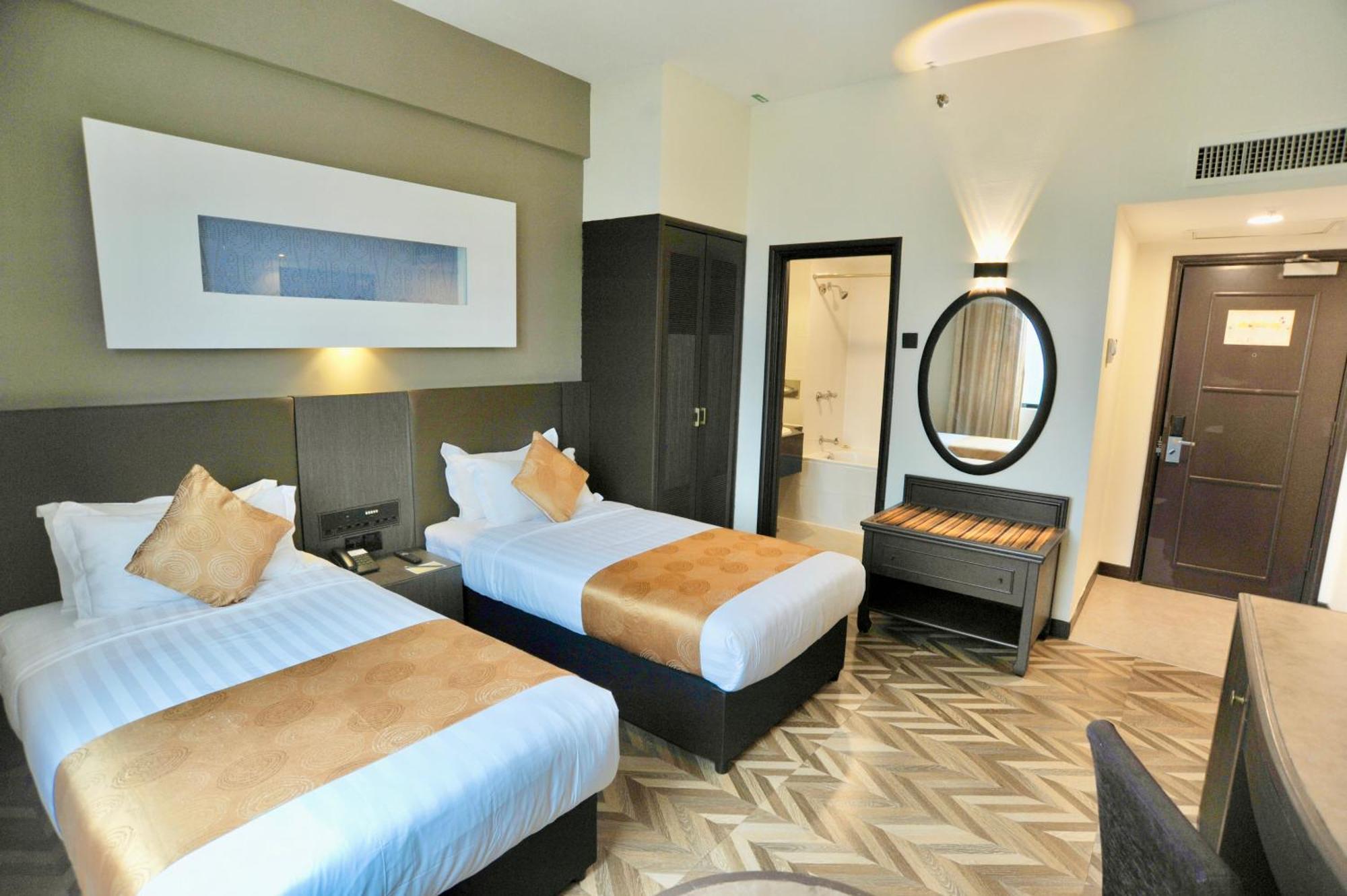Regalpark Hotel Kuala Lumpur Esterno foto