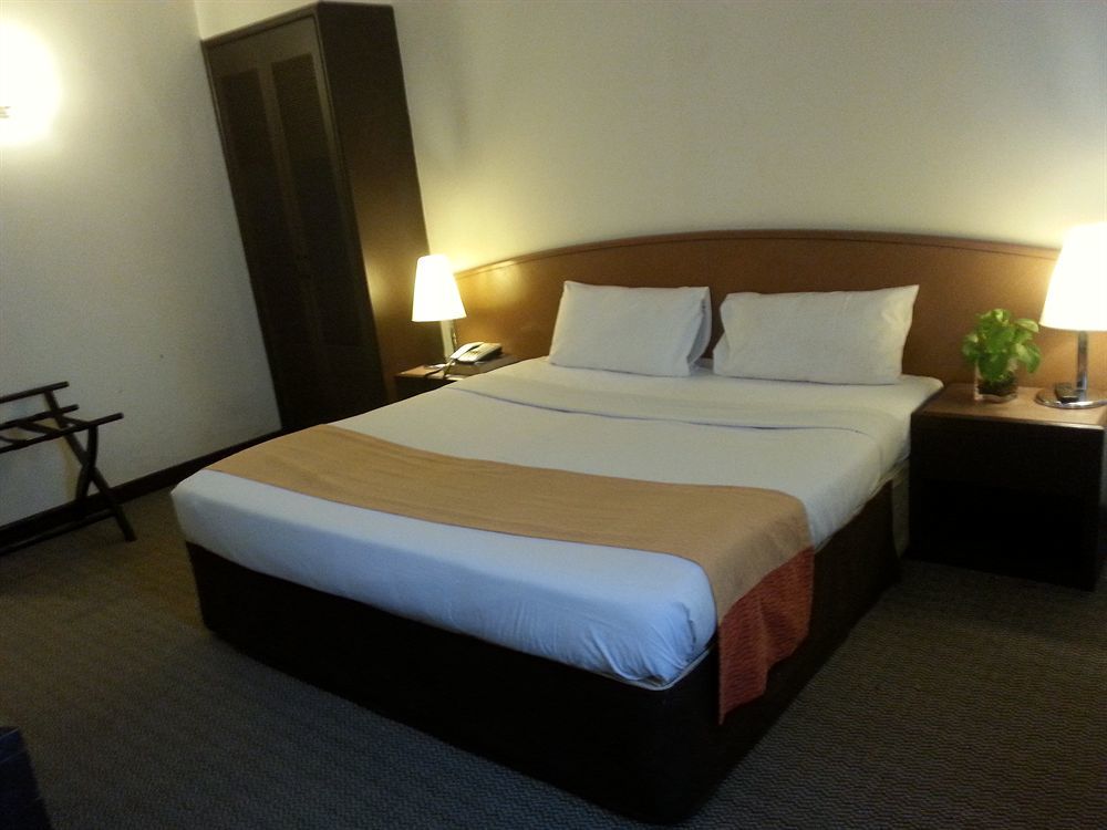 Regalpark Hotel Kuala Lumpur Esterno foto